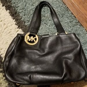 ❤ Authentic Michael Kors handbag